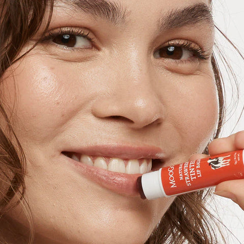 MooGoo Edible Lip Balm-Straberry Tinted 5g